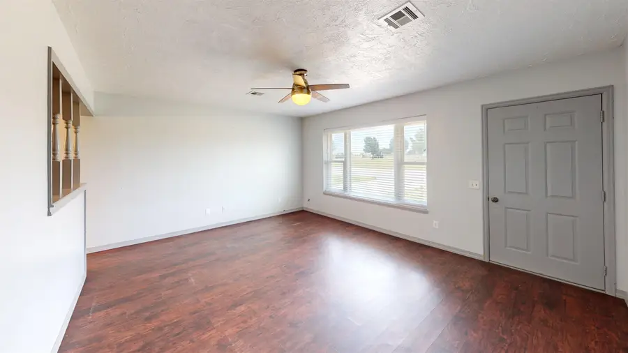 917 Dove St, Vici, OK 73859 - #3