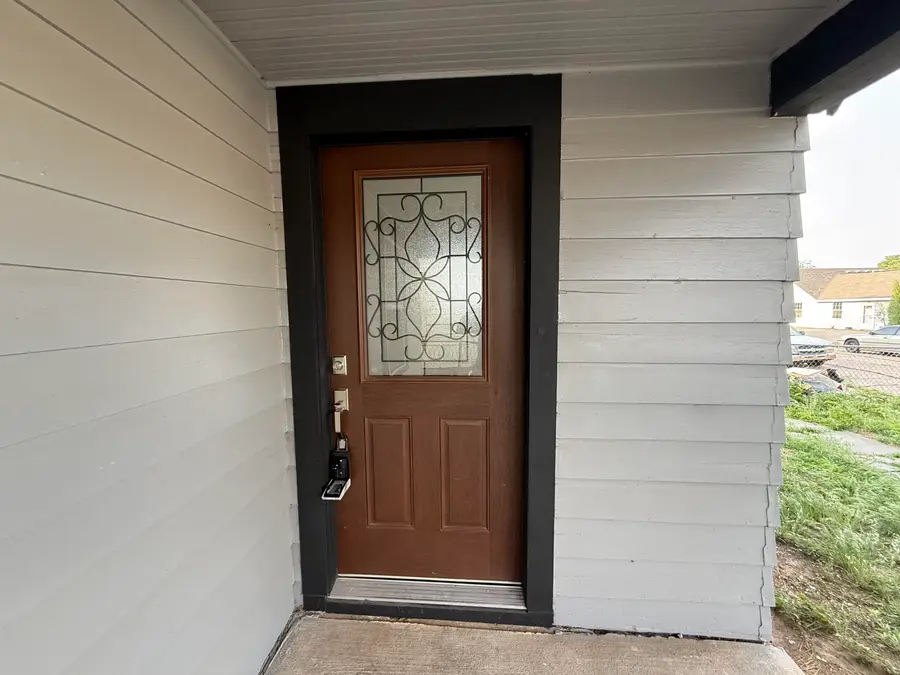 572 N Davis, Enid, OK 73701-9999 - #3