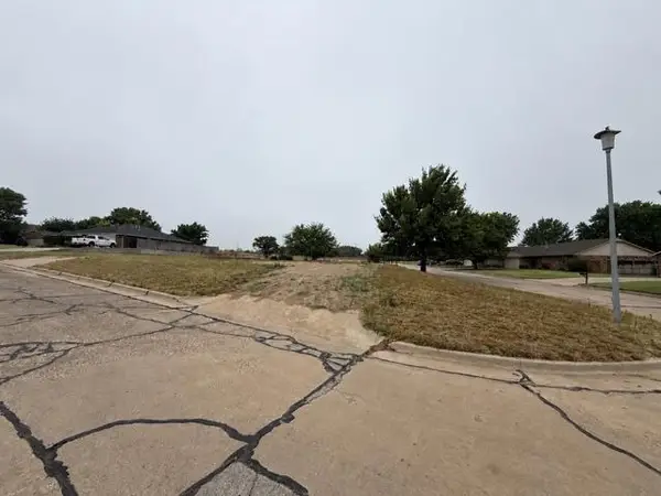 1803 Meadowlake, Woodward, OK 73801