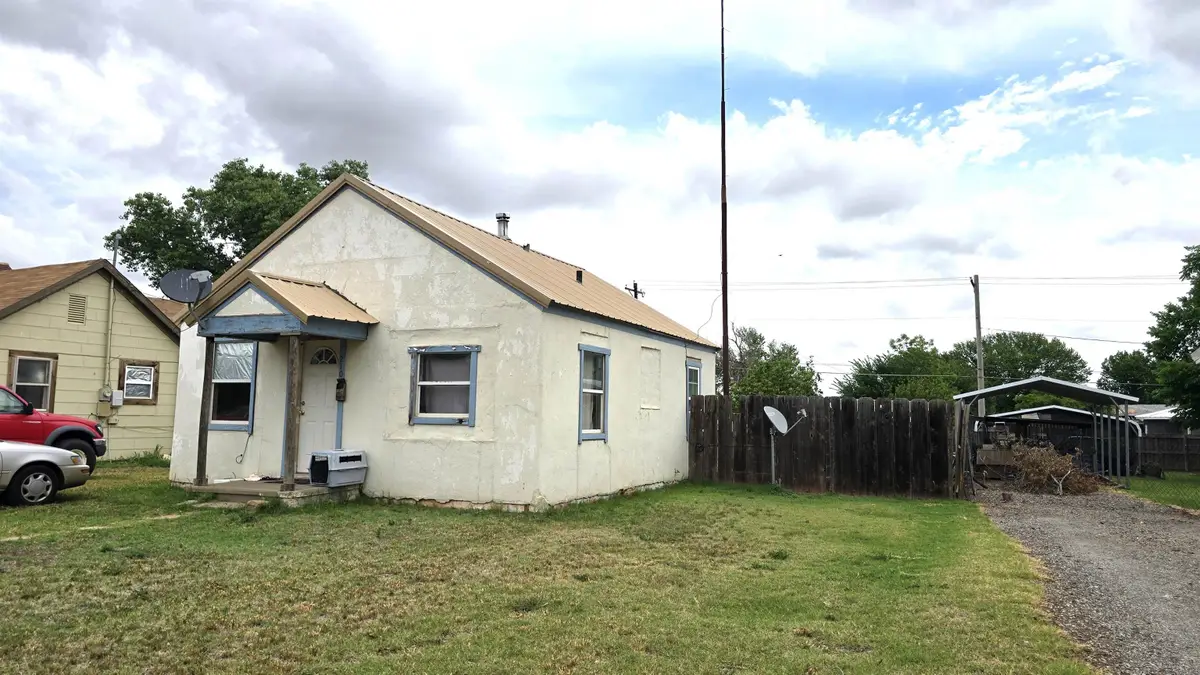 210 N 11th Ave, Fairview, OK 73737 - #1