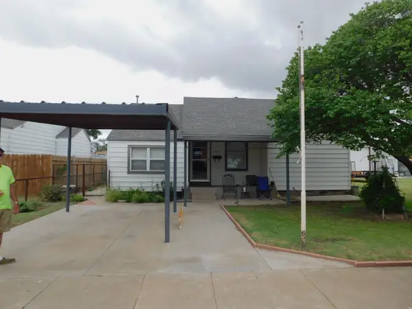 305 & 307 S Ellison St, Guymon, OK 73942