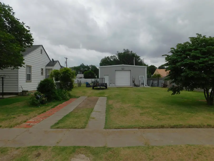 305 & 307 S Ellison St, Guymon, OK 73942 - #3