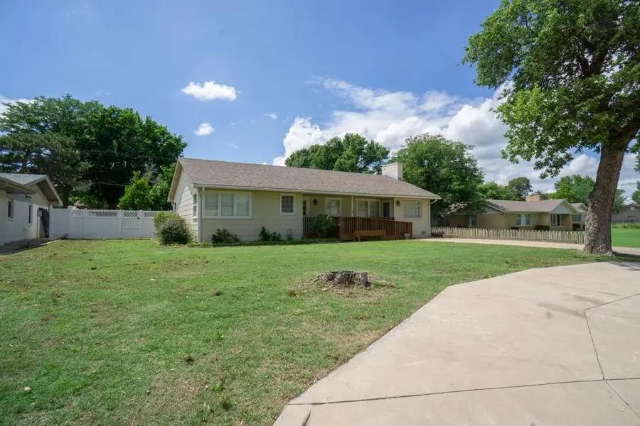 1913 18th St, Woodward, OK 73801-0000 - #2