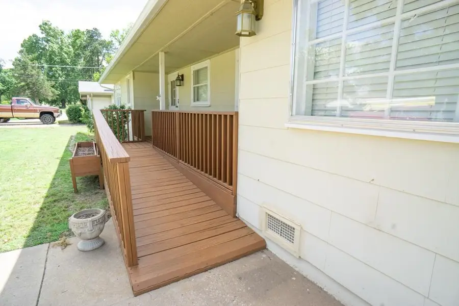 1913 18th St, Woodward, OK 73801-0000 - #3