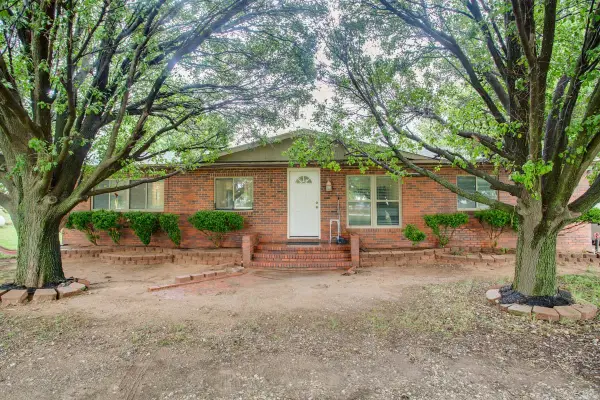 17242 E 670 RD, Hennessey, OK 73742