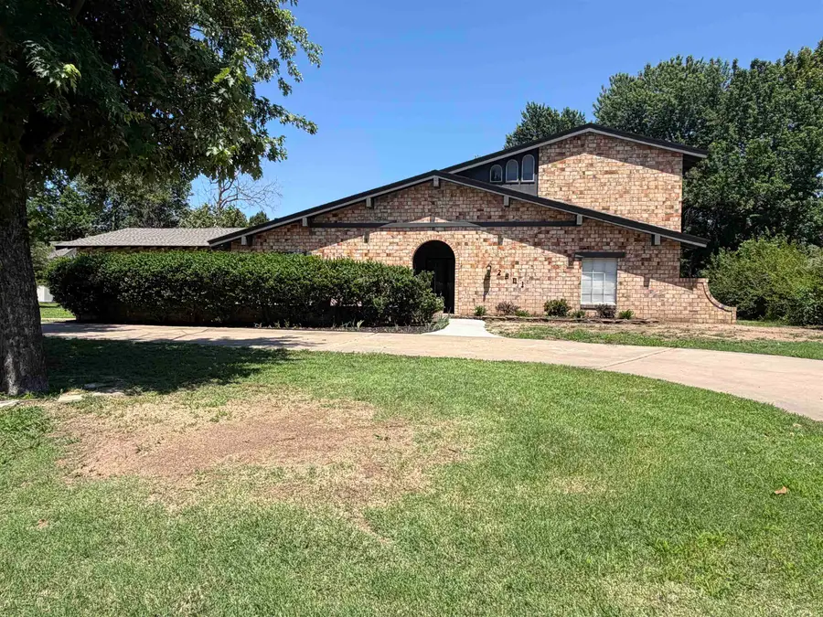 2801 Wildwood Dr, Enid, OK 73703 - #2