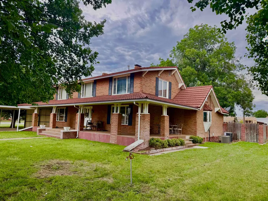 214 NW First St, Laverne, OK 73848 - #2