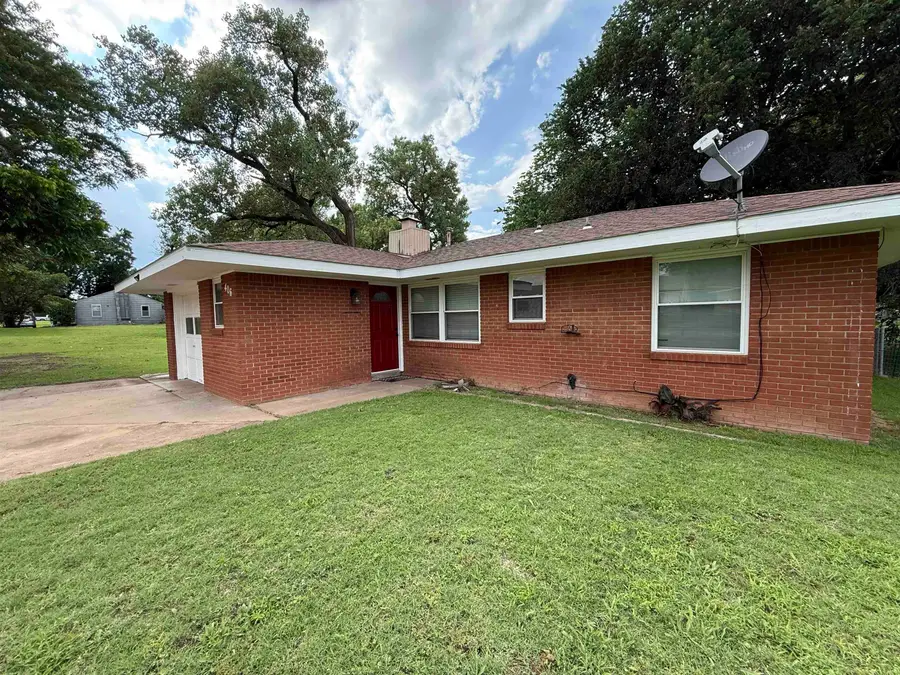 406 W Cherry Ave, Enid, OK 73701-9999 - #2