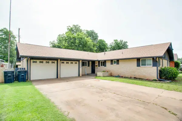 1359 Munger Dr, Enid, OK 73703