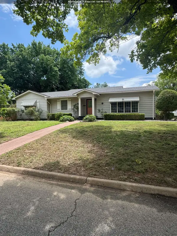 1625 Indian Dr, Enid, OK 73701