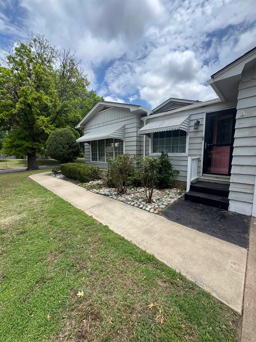 1625 Indian Dr, Enid, OK 73701 - #2
