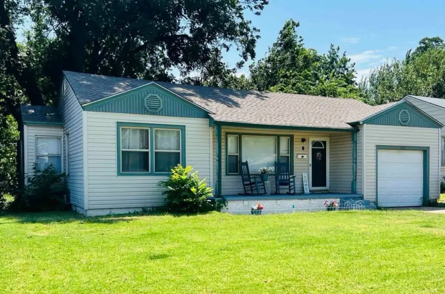 2421 W Maine Ave, Enid, OK 73703 - #2