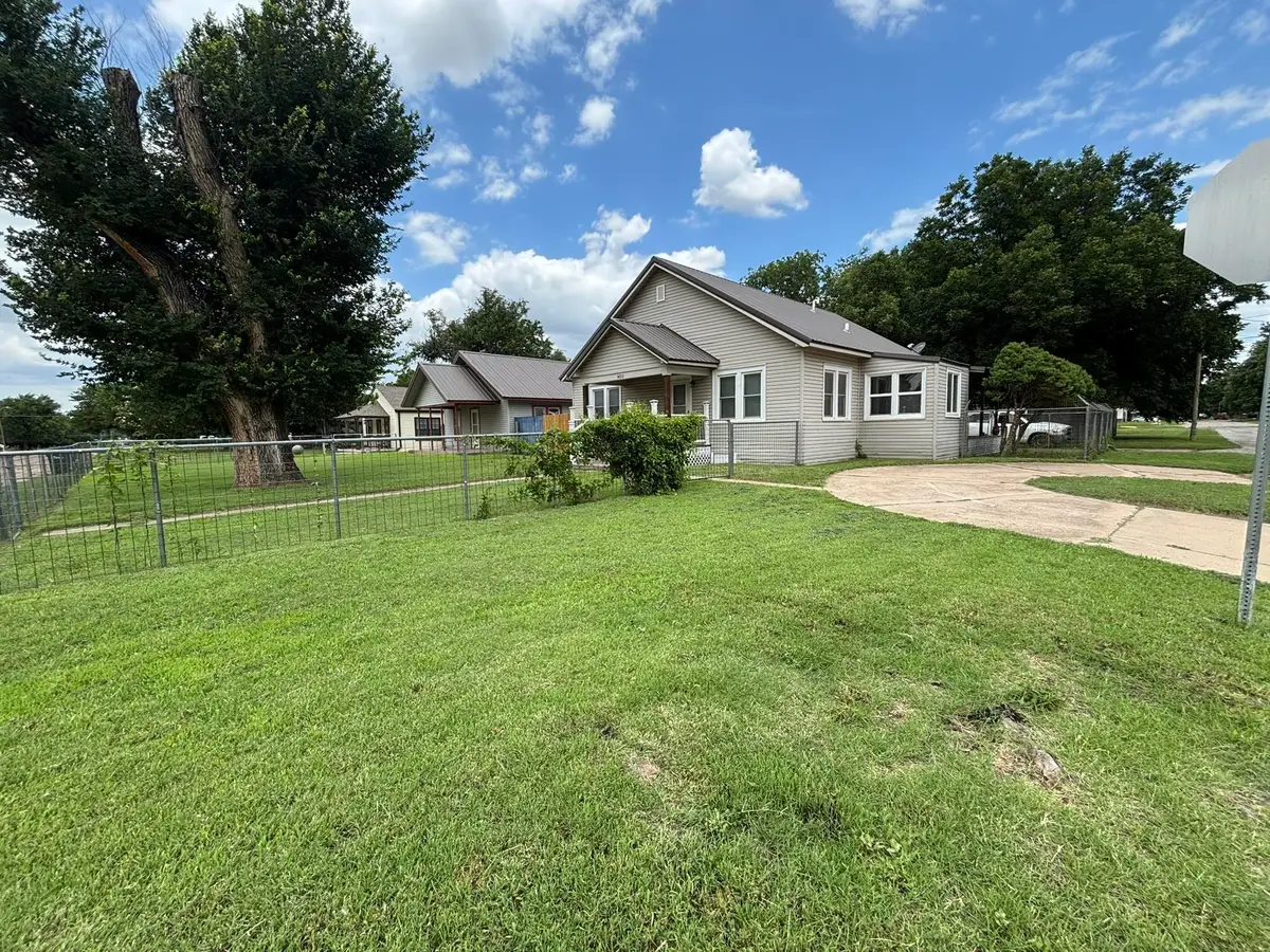 1432 E Cherokee Ave, Enid, OK 73701 - #1