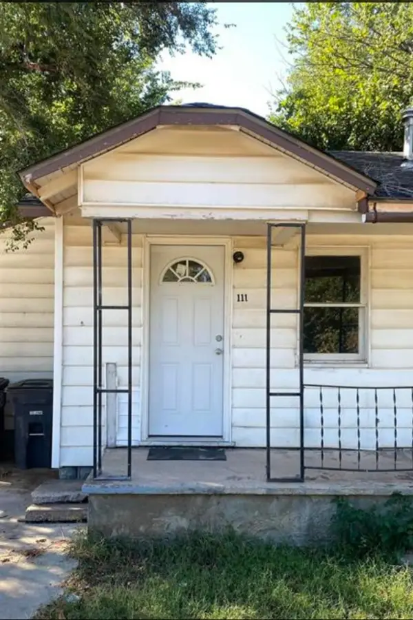 111 and 111 1/2 W Locust, Enid, OK 73701