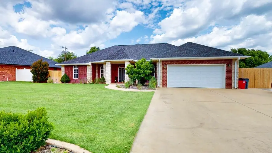 3328 Chisholm Dr, Woodward, OK 73801 - #2