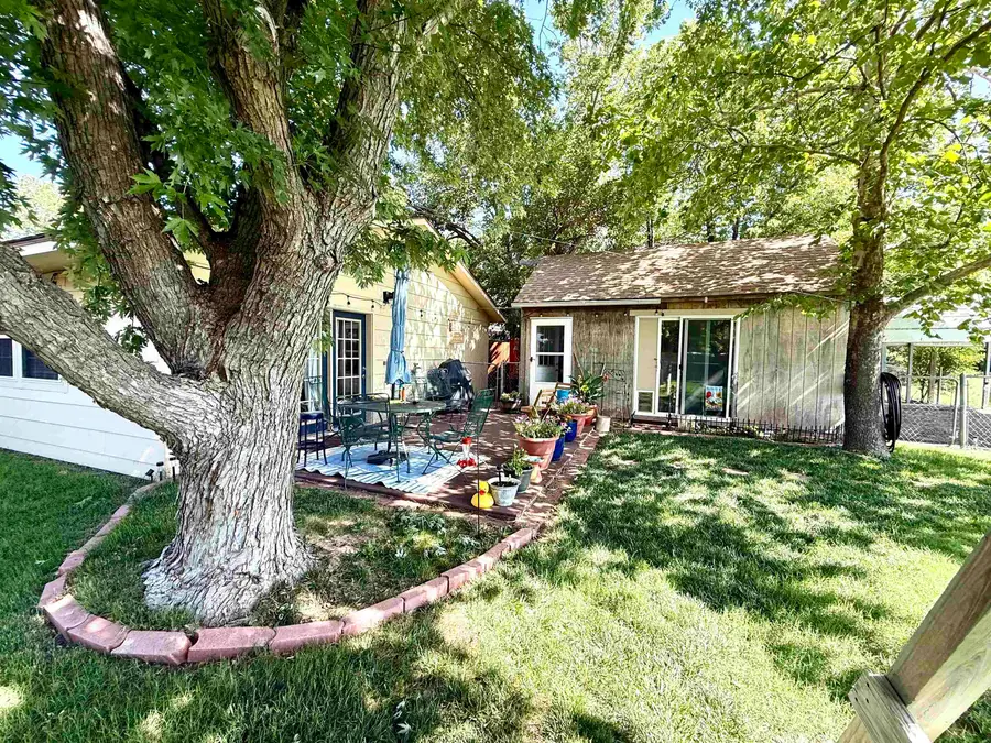 1004 Wilkie, Mooreland, OK 73852 - #3