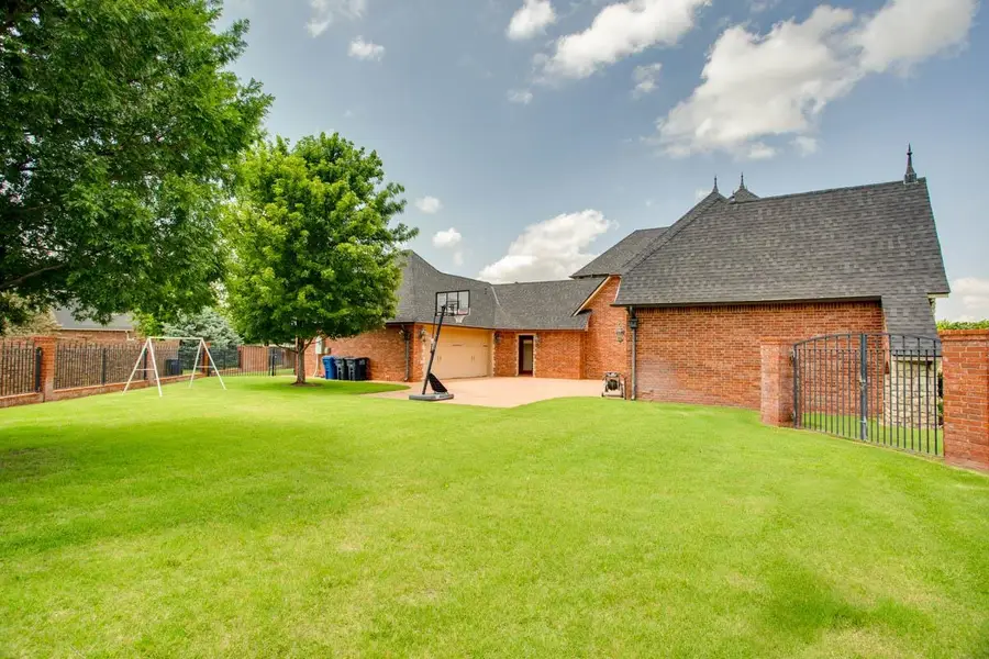 3112 Falcon Crest Dr, Enid, OK 73703-000 - #3