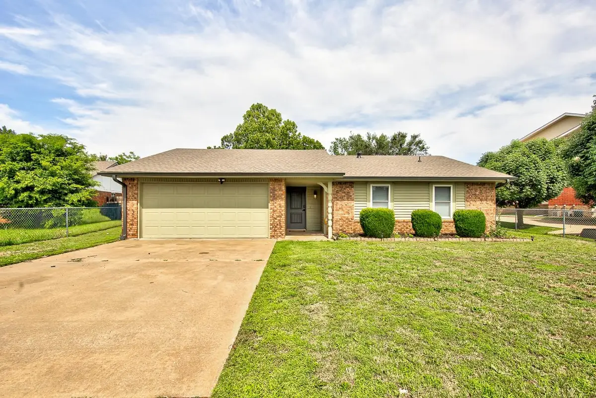 333 S La Mesa Dr, Enid, OK 73703 - #1