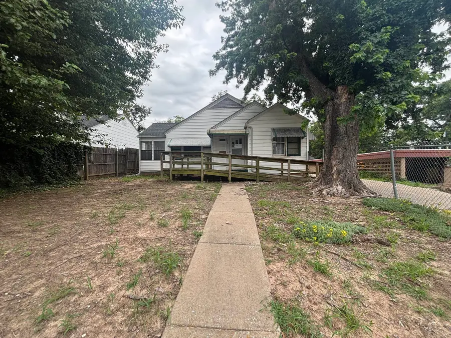 1913 E Maple Ave, Enid, OK 73701 - #3