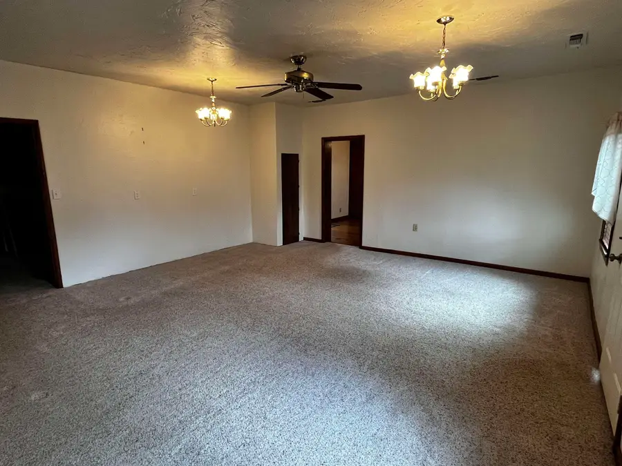 804 Avenue E, Beaver, OK 73932 - #3