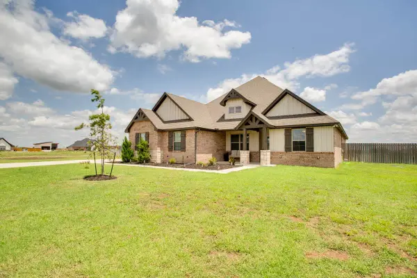 7057 Chestwood Ln, Enid, OK 73703