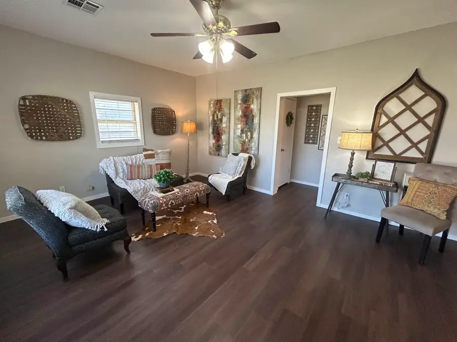 214 N Temple, Cordell, OK 73632 - #3