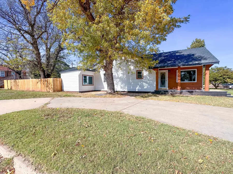 1623 8th St, Woodward, OK 73801 - #2