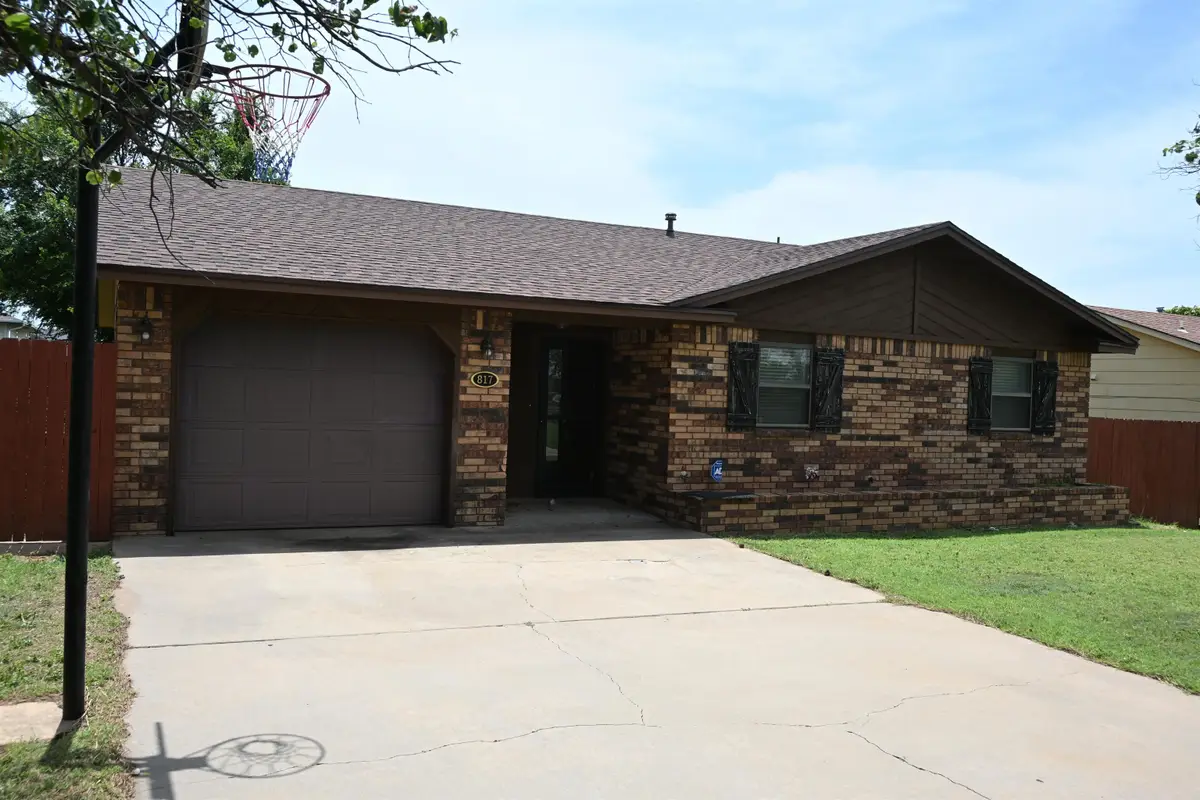817 Lakeridge Dr, Woodward, OK 73801 - #1