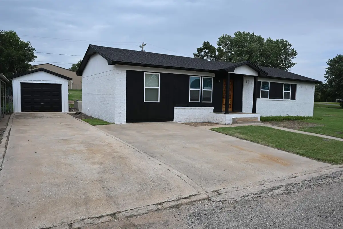 109 E 2nd, Vici, OK 73859 - #1