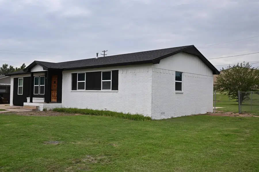 109 E 2nd, Vici, OK 73859 - #3