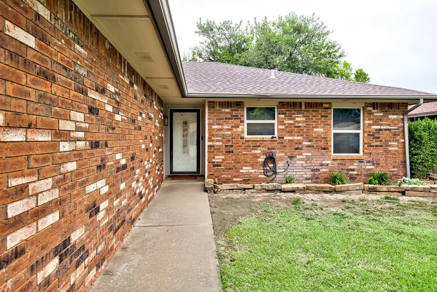 2805 Williamsburg, Enid, OK 73703 - #2