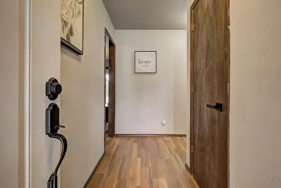 2805 Williamsburg, Enid, OK 73703 - #3