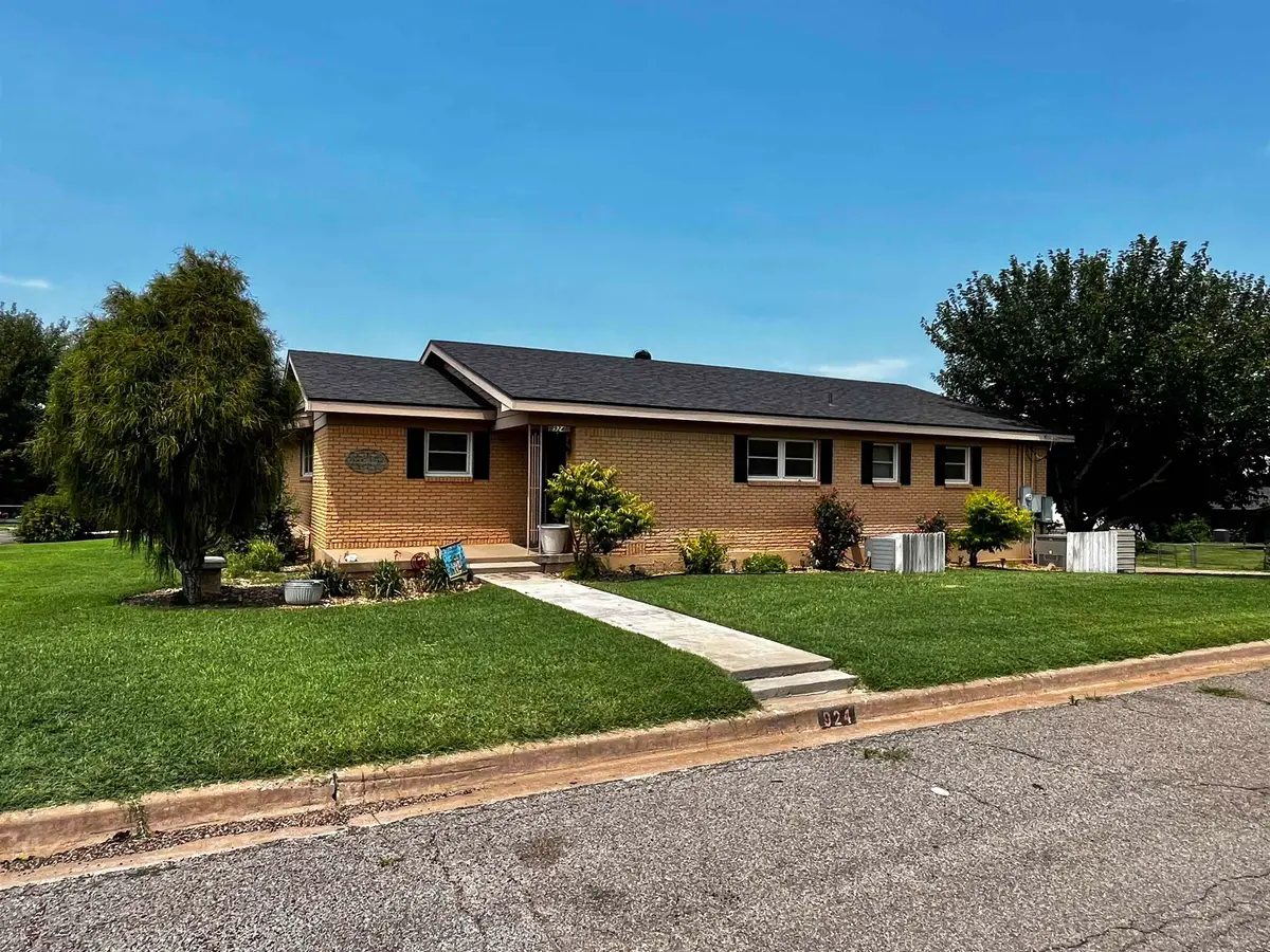 924 W 5th Street, Beaver, OK 73932 - #1