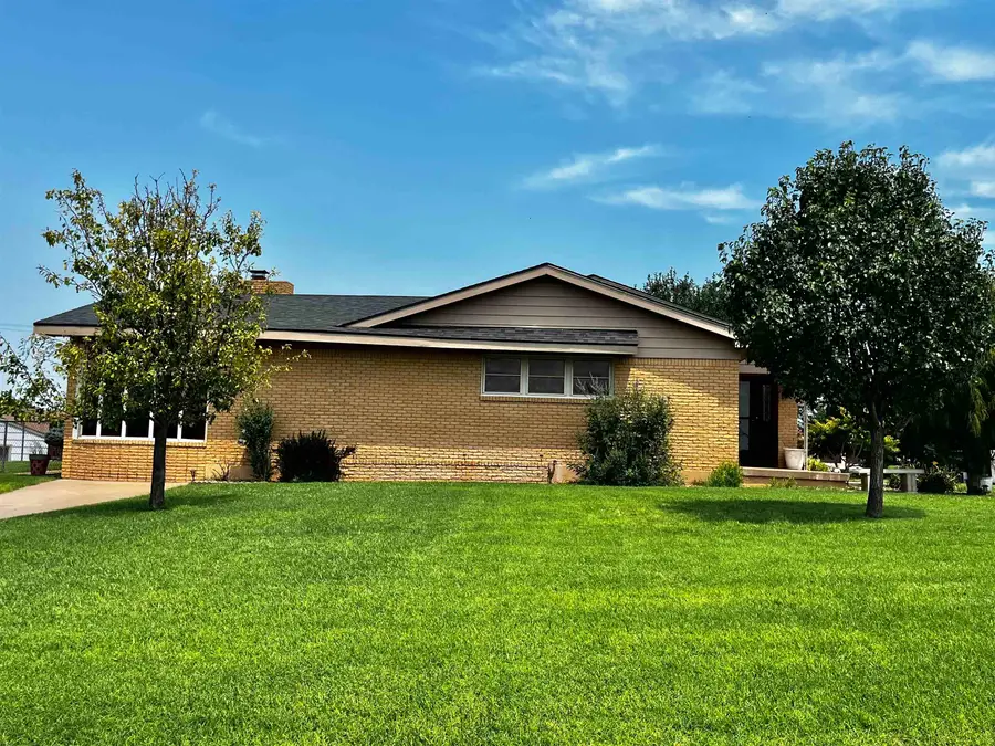 924 W 5th Street, Beaver, OK 73932 - #3