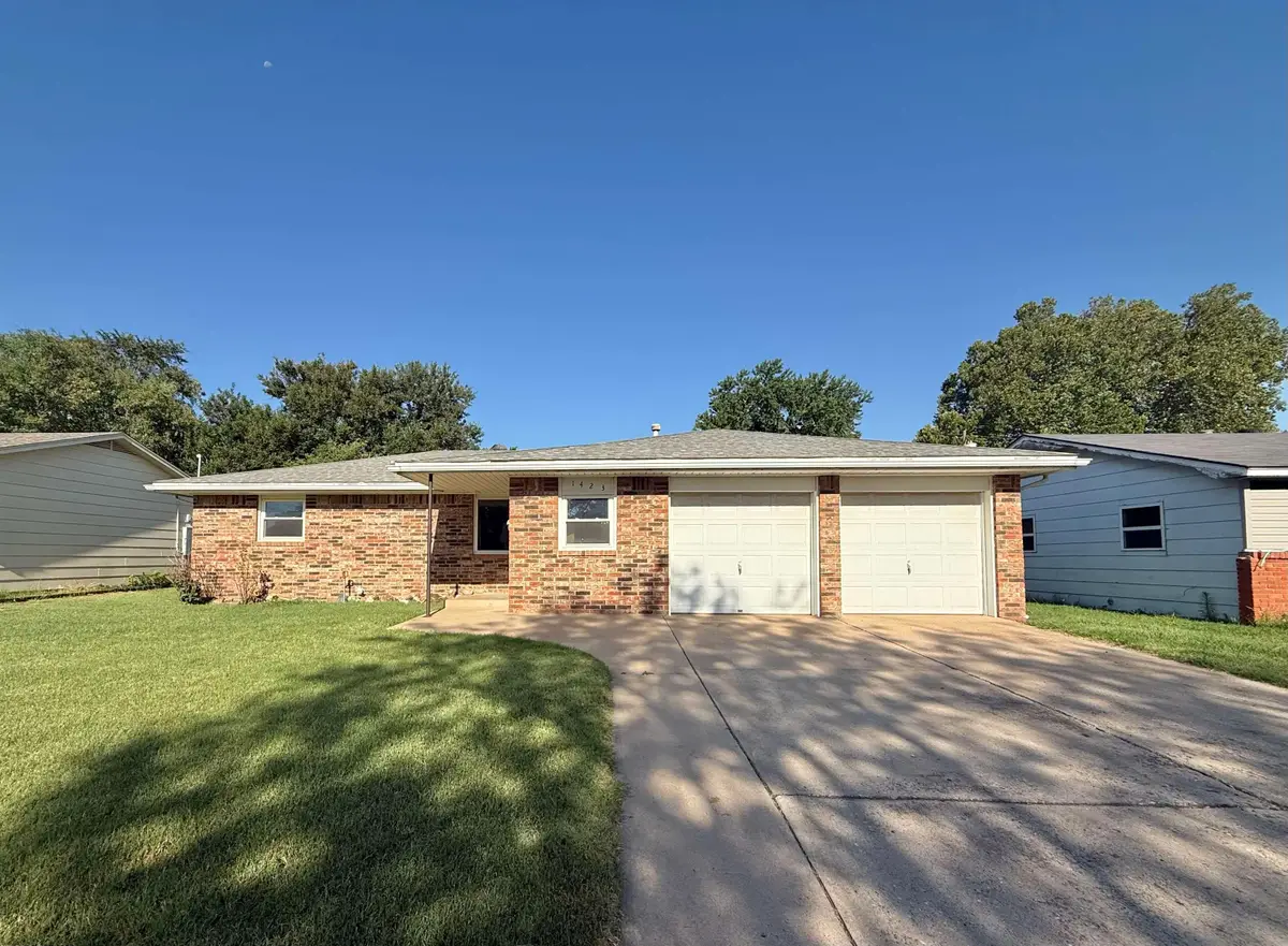 1423 23rd St, Woodward, OK 73801 - #1