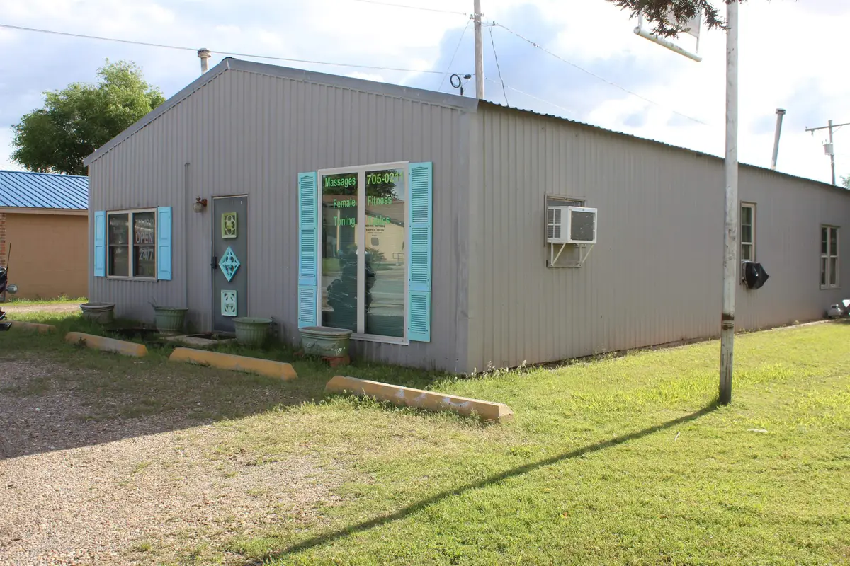 715 N Main St, Vici, OK 73859 - #1