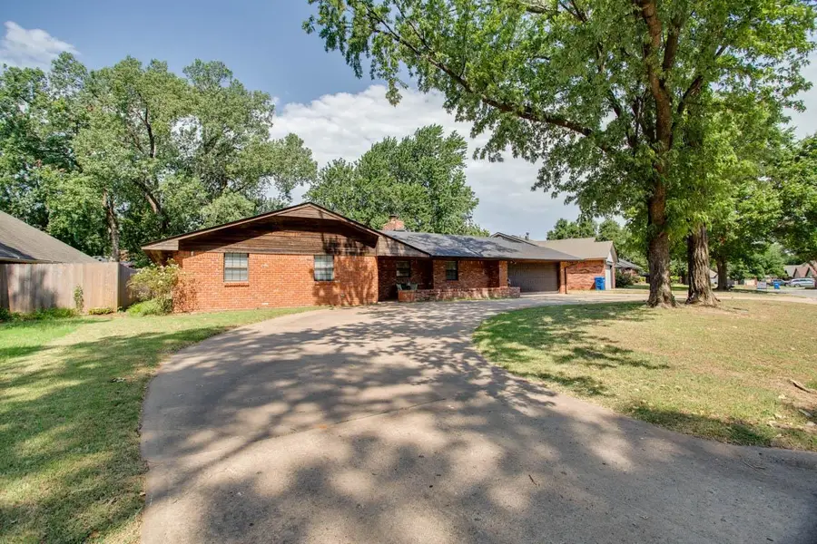 1206 Briar Creek Rd, Enid, OK 73703 - #2