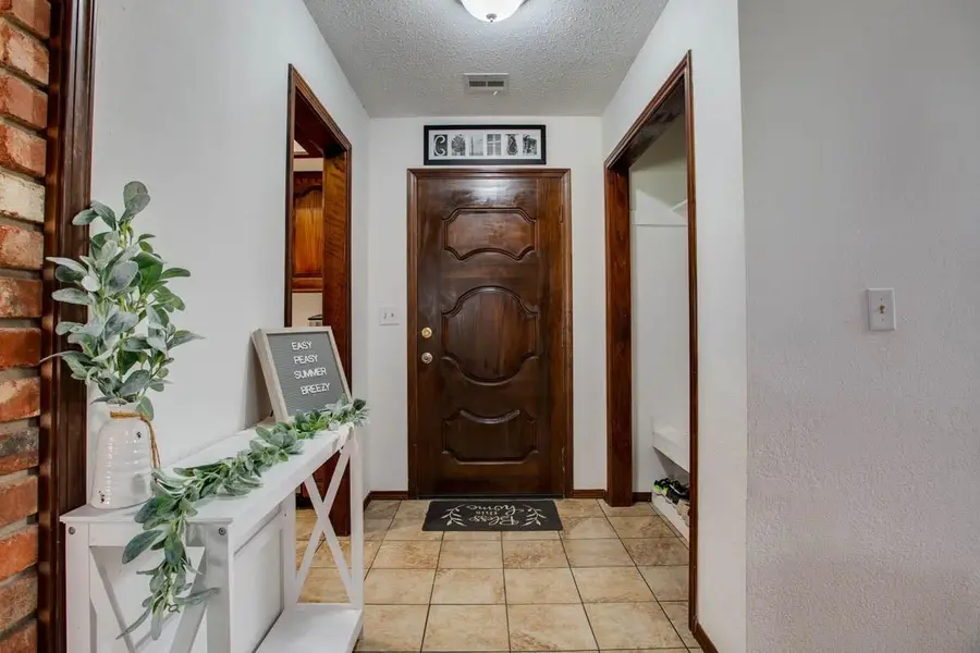 1206 Briar Creek Rd, Enid, OK 73703 - #3