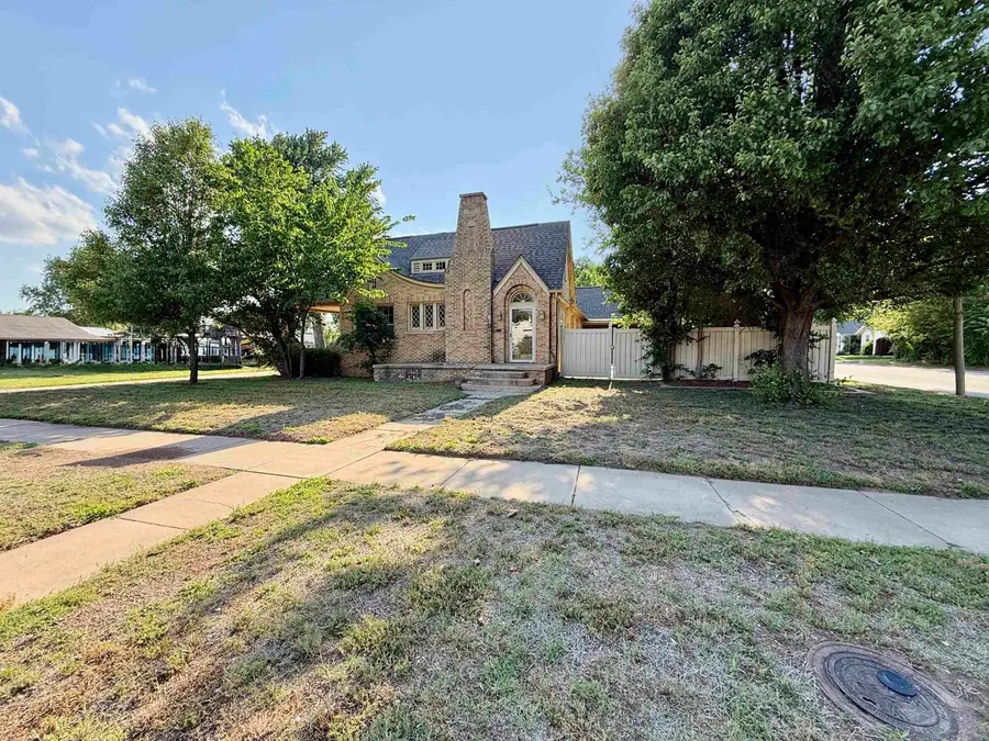 623 N Noble, Watonga, OK 73772 - #2