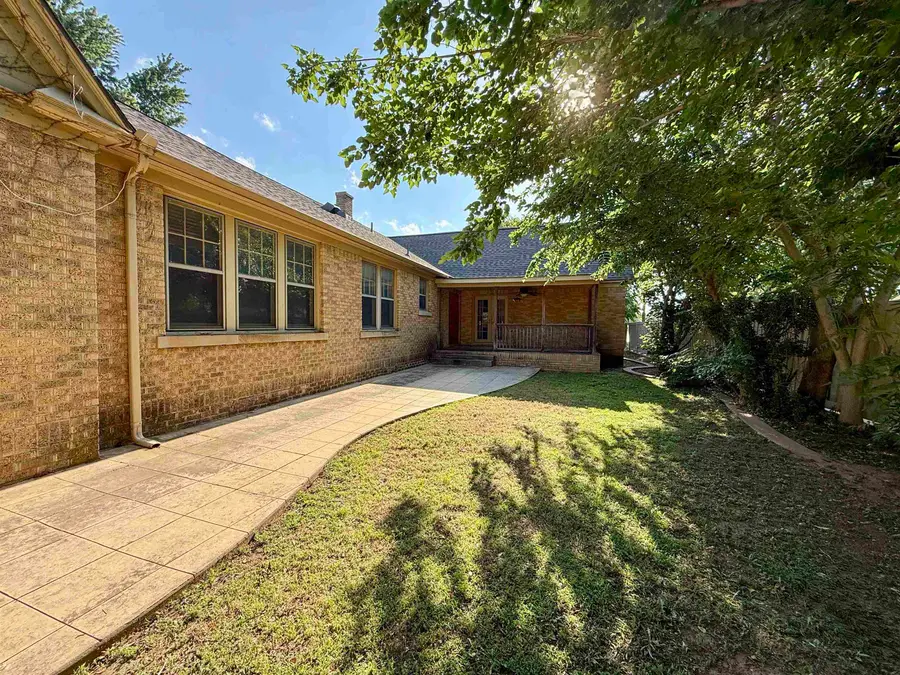 623 N Noble, Watonga, OK 73772 - #3