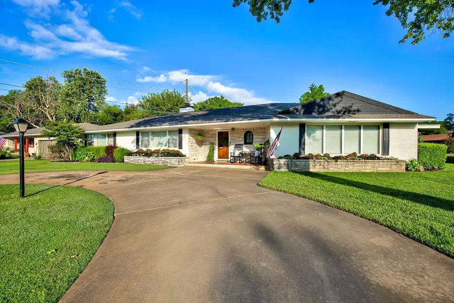 1002 Cheyenne Dr, Enid, OK 73703 - #2