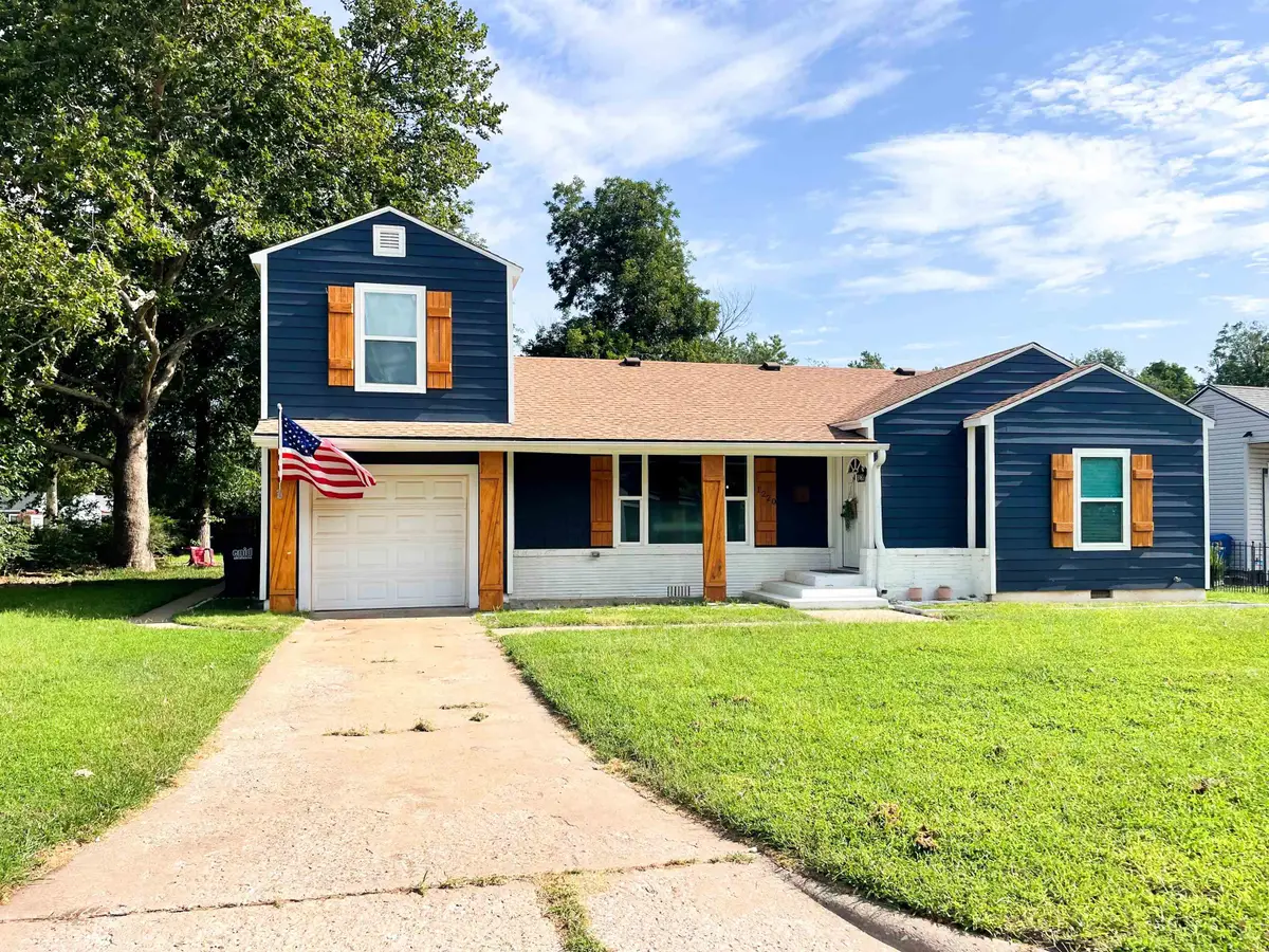 1220 Seneca Ave, Enid, OK 73703 - #1