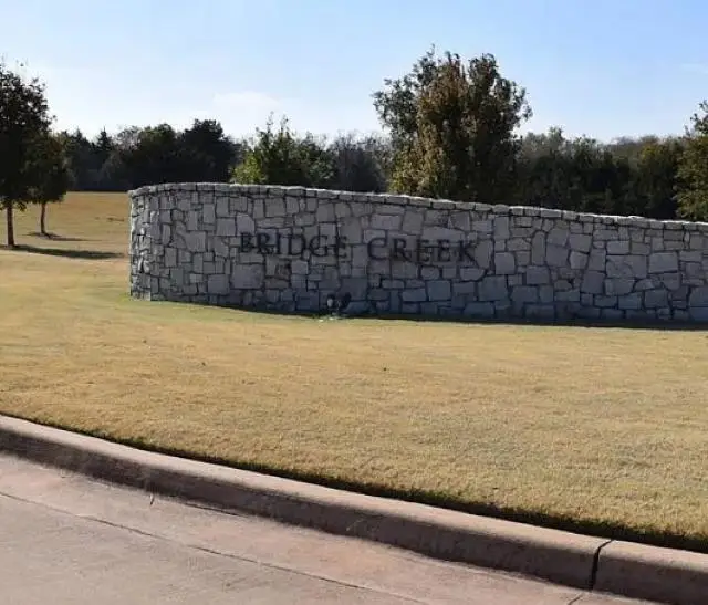 30 Oak Bridge Ln, Enid, OK 73701 - #3