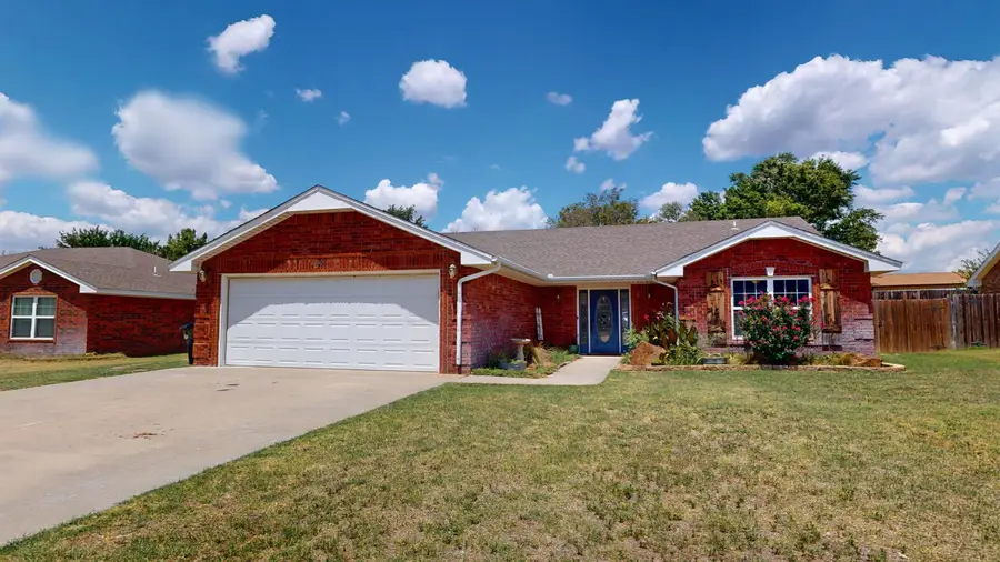 4842 Granville Ln, Woodward, OK 73801 - #2