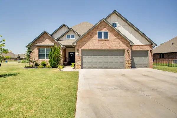 1102 Sawgrass Ln, Enid, OK 73703