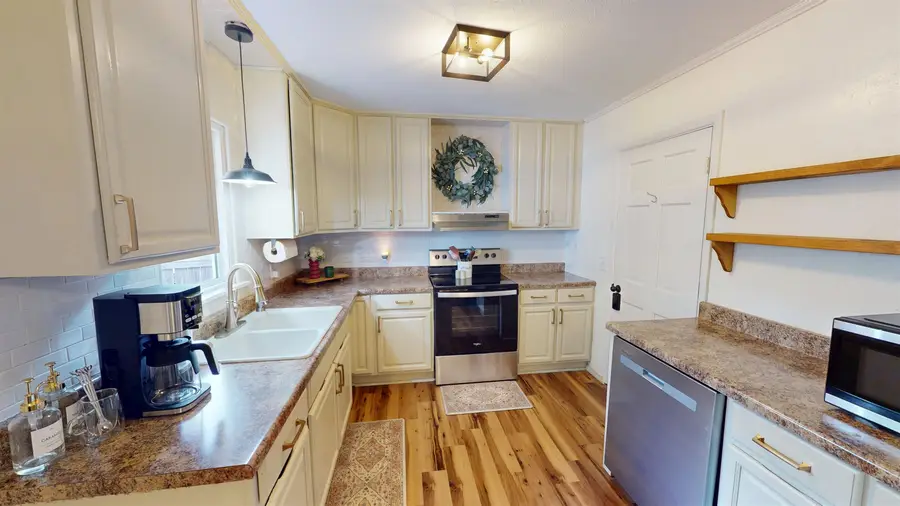 1603 15th St, Woodward, OK 73801 - #3