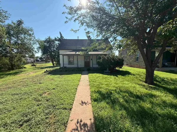 1804 7th St, Woodward, OK 73801-4728
