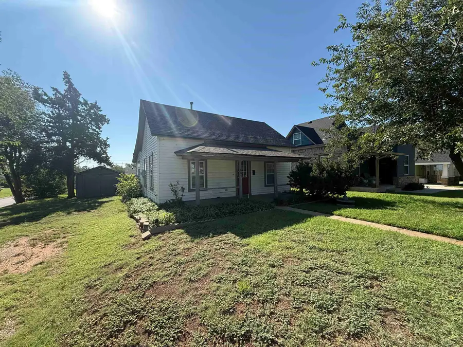 1804 7th St, Woodward, OK 73801-4728 - #2
