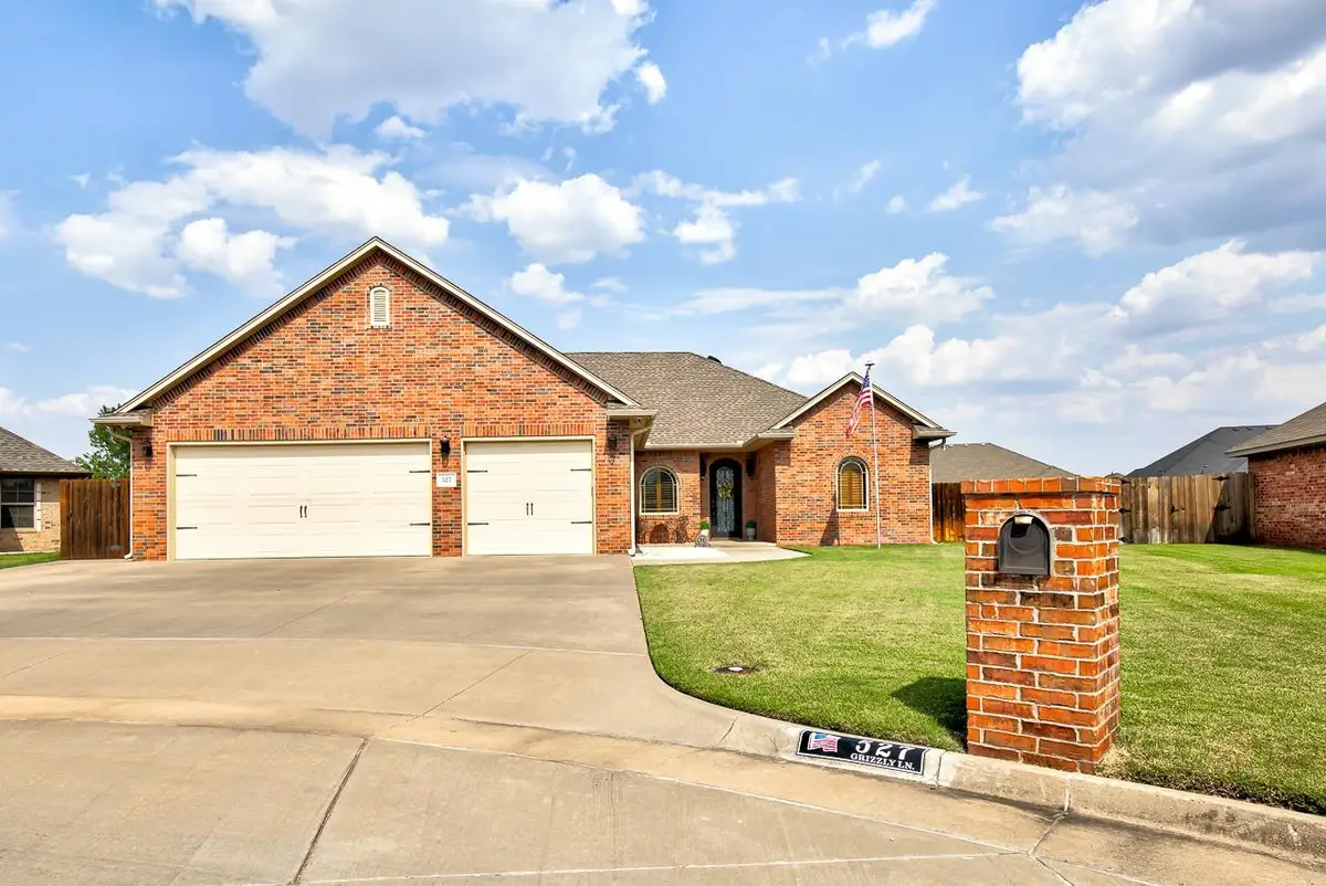 527 Grizzly Ln, Enid, OK 73703 - #1