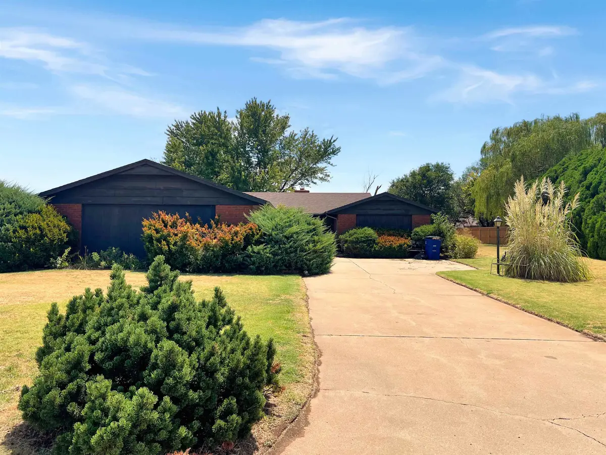 3181 Douglas Ave, Alva, OK 73717 - #1